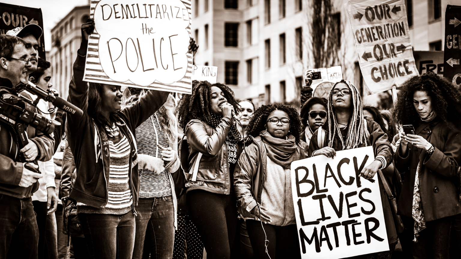 https://en.wikipedia.org/wiki/File:Black_Lives_Matter_Protest.jpg
